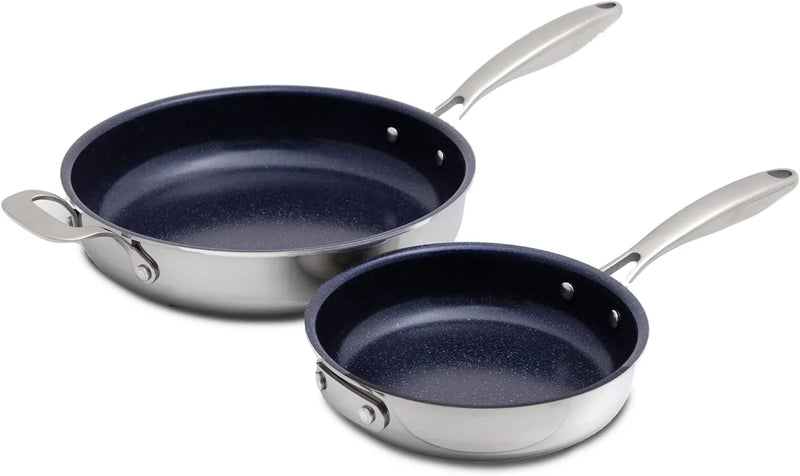 The electromagnetic frying pan can precisely control the temperature, ranging from 100°F to 575°F with intervals of 5°F. The pan body is dark in color, which can add complex charred aromas and flavors. The power is 3 watts. The J9704