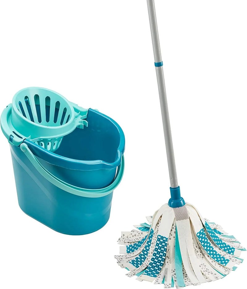 The all-in-one vacuum and mopping machine has dimensions of 45×35×120 centimeters and a capacity of 8 liters. M7575